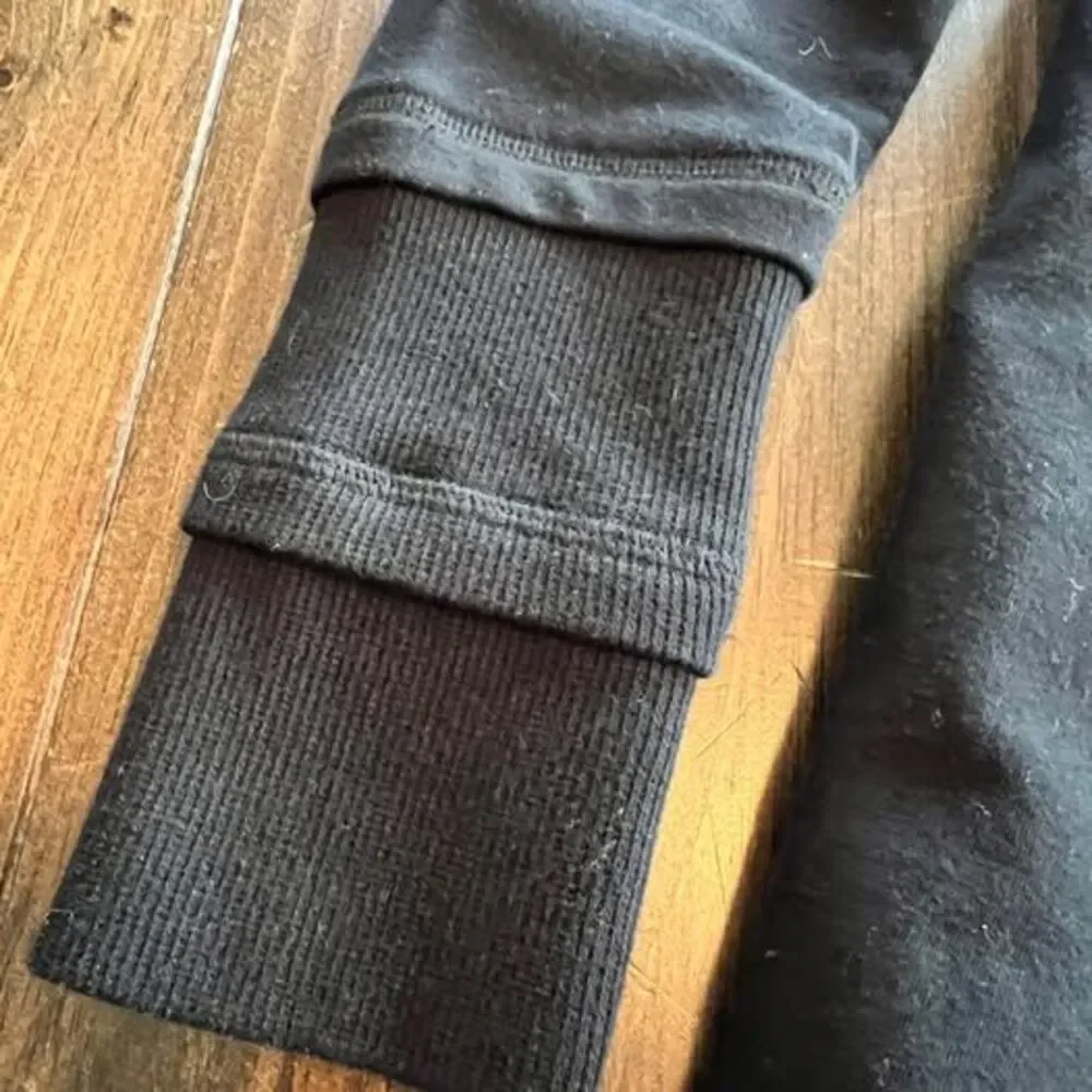 Lululemon Women’s Black Gratitude Wrap-size 6